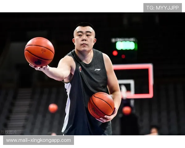 教练圈热议：小阵容何时应放弃传统内线？