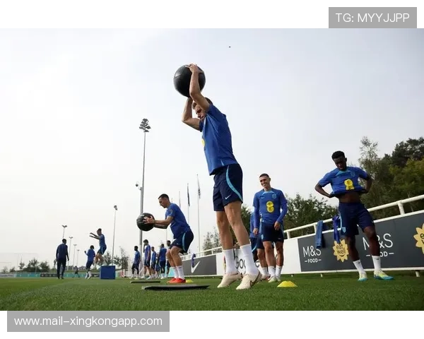 欧洲杯赛场上的激烈对抗引发专家对裁判尺度的讨论，欧洲杯裁判执法安排